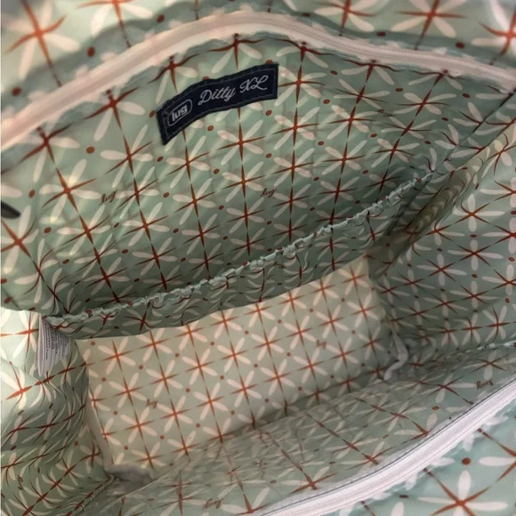 Lug Ditty XL Tote Bag- Sage Daisies - NWT - Picture 3 of 3